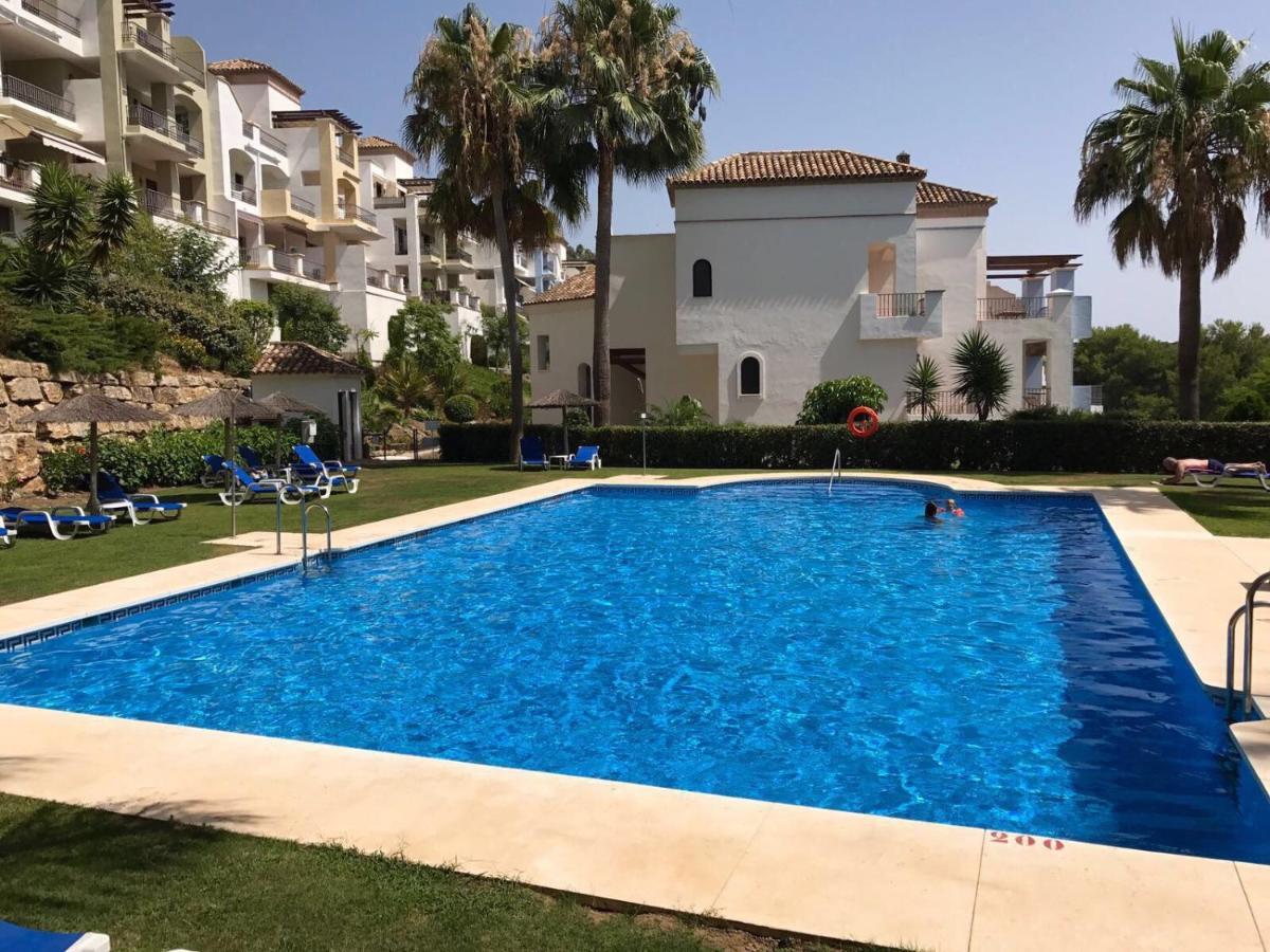 Penthouse Los Arqueros Golf Бенахавис Экстерьер фото